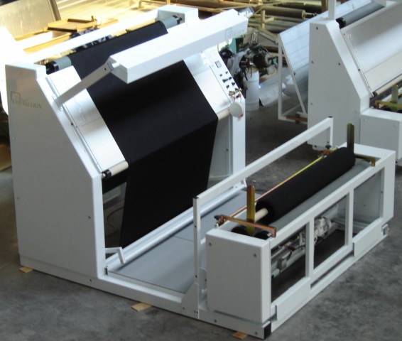 Inspection machine with rolling behind the operator