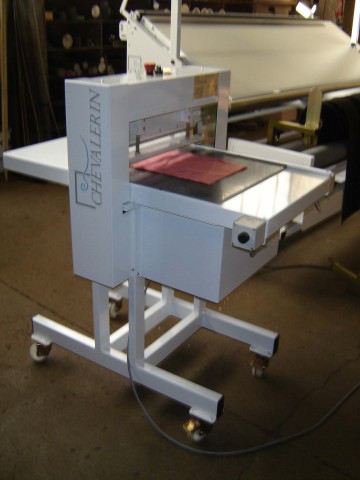 Sample cutting machine